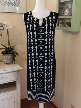 Alfani Bold Graphic Shift Dress